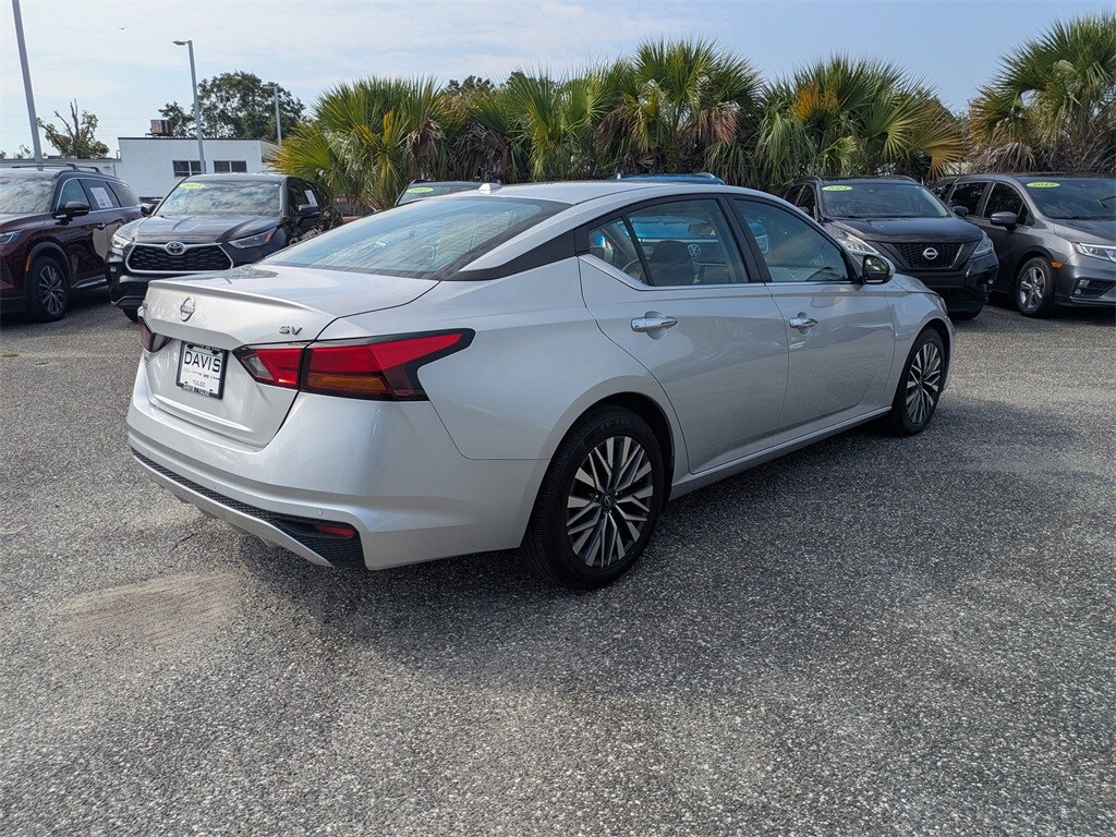 2023 Nissan Altima 2.5 SV photo 3