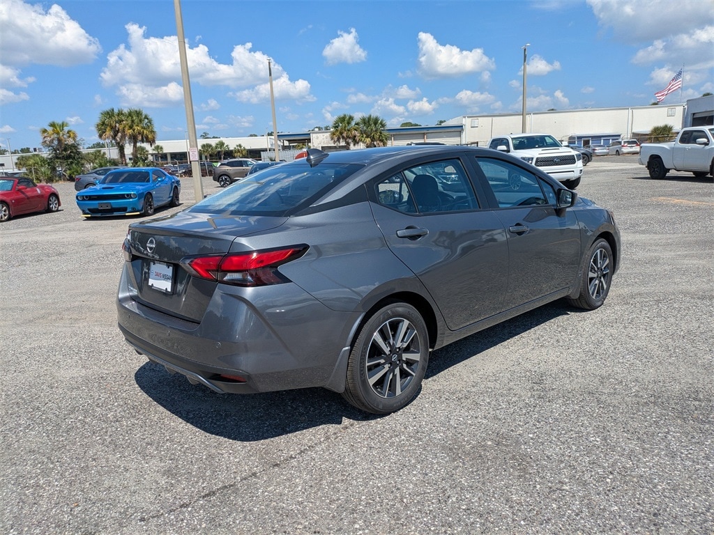2025 Nissan Versa 1.6 SV photo 3