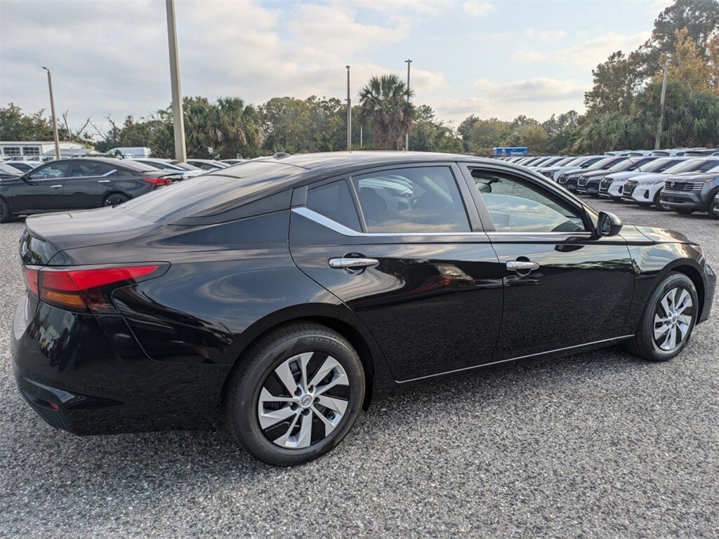 2025 Nissan Altima 2.5 S photo 4