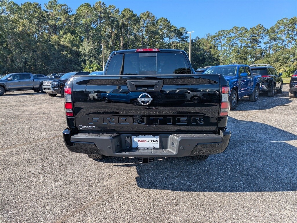 2026 Nissan Frontier SV photo 3