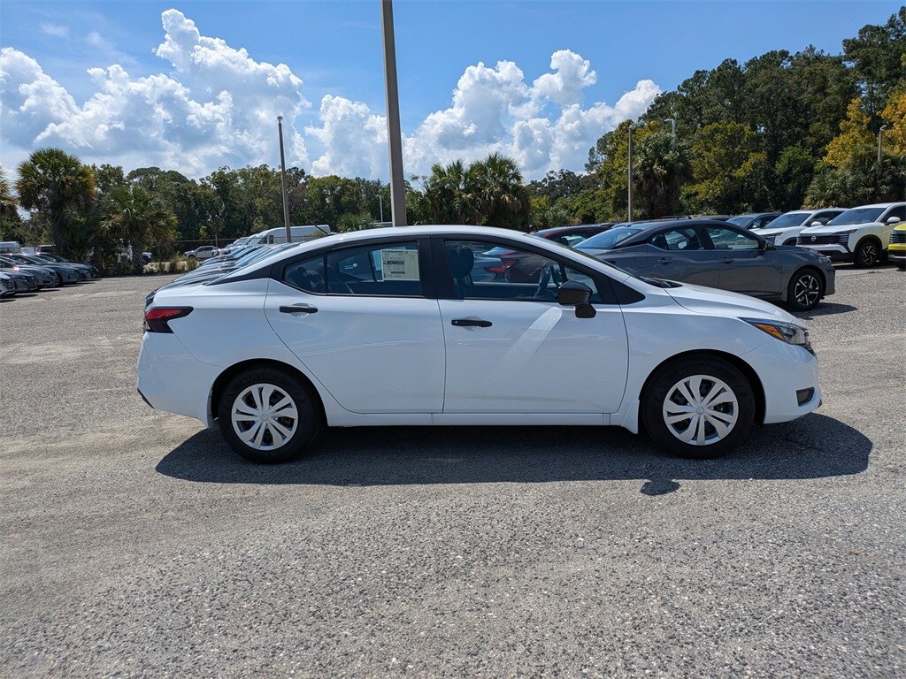 New 2025 Nissan Versa 1.6 S Sedan