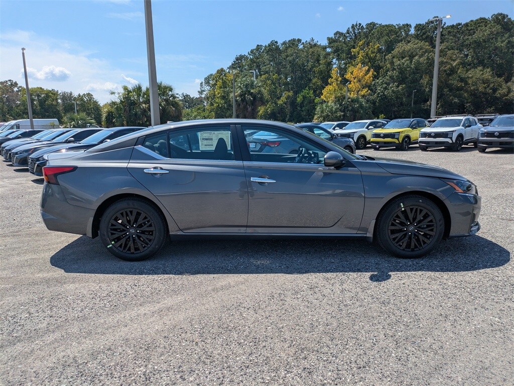 2025 Nissan Altima SV Special Edition photo 2