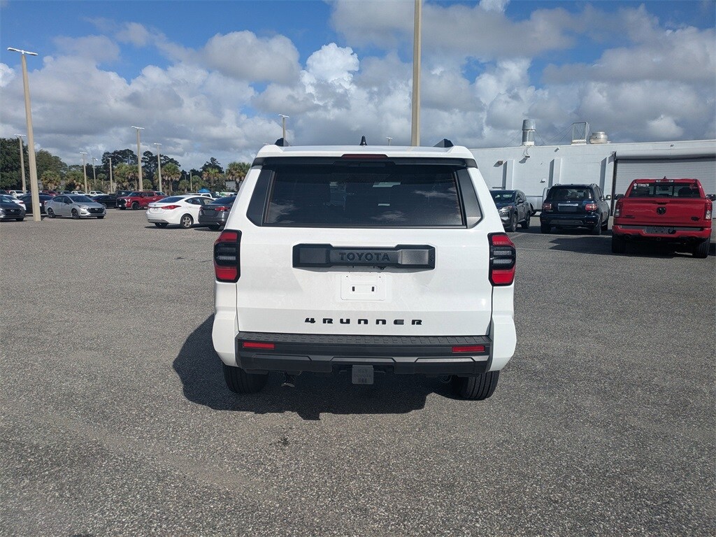 2025 Toyota 4Runner SR5 photo 4