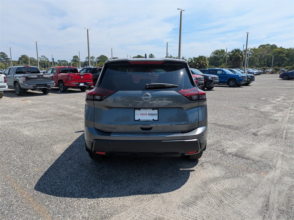 2026 Nissan Rogue SV photo 4