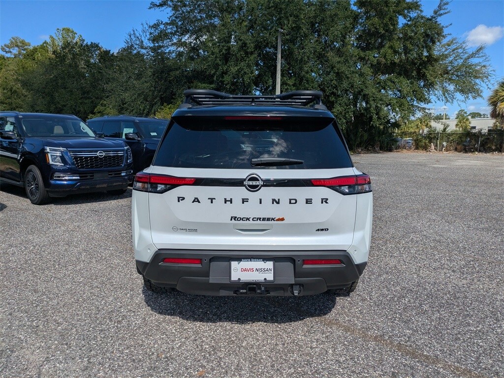 2025 Nissan Pathfinder Rock Creek photo 4