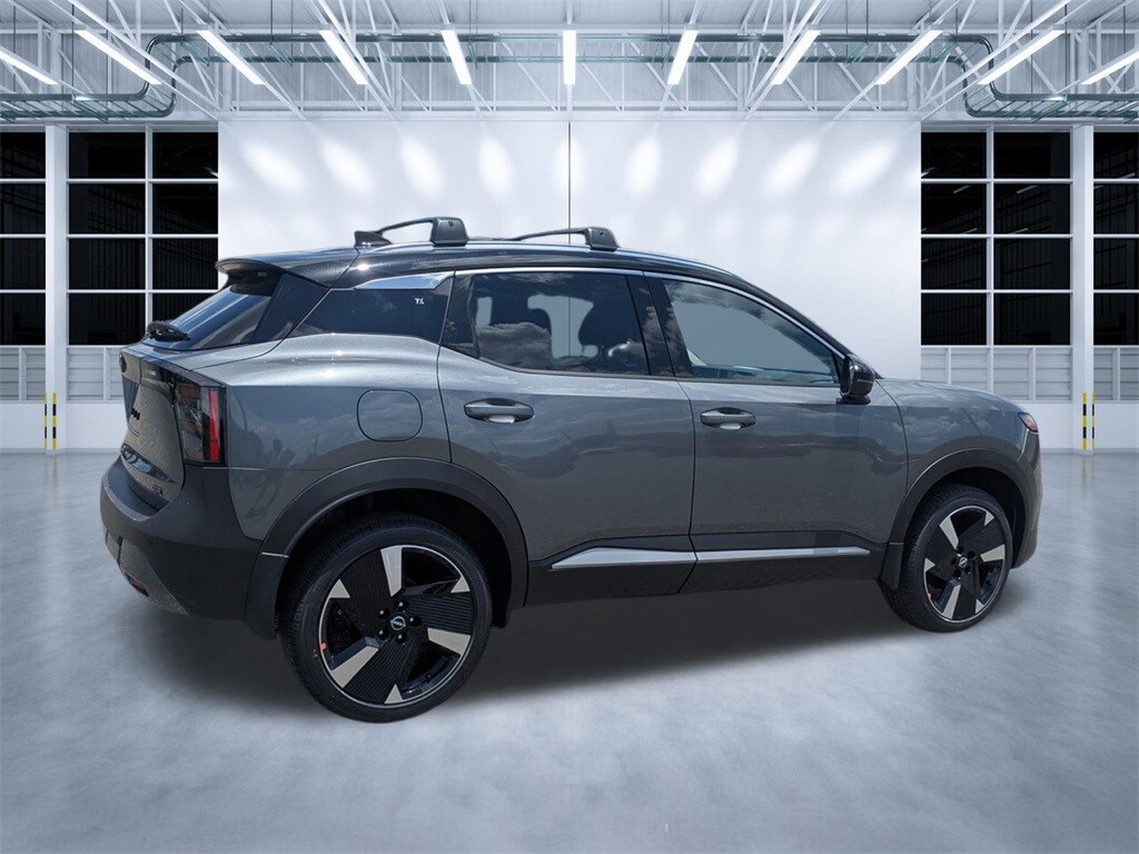 2025 Nissan Kicks SR photo 3