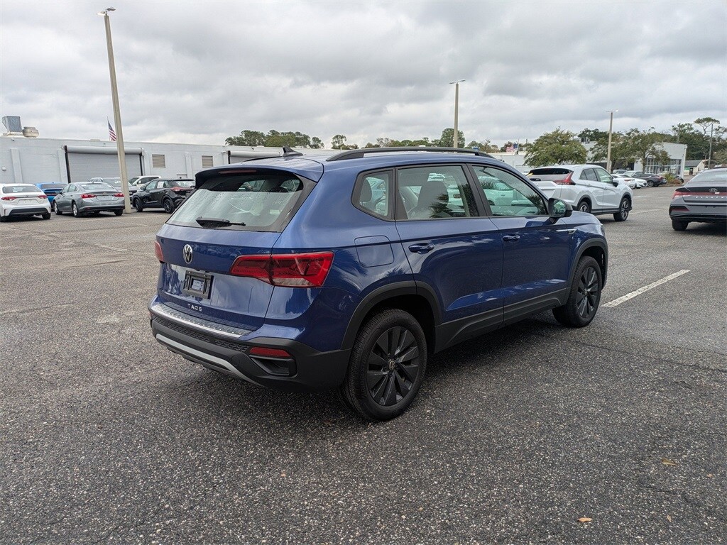 2024 Volkswagen Taos S photo 3