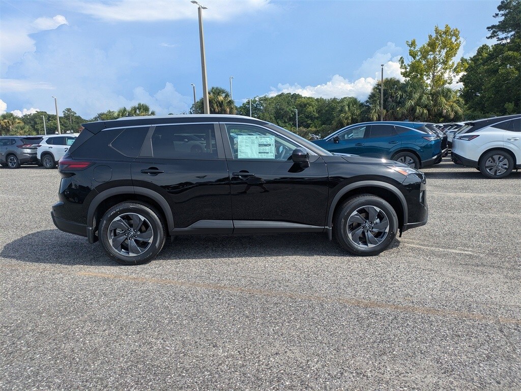2025 Nissan Rogue SV photo 2