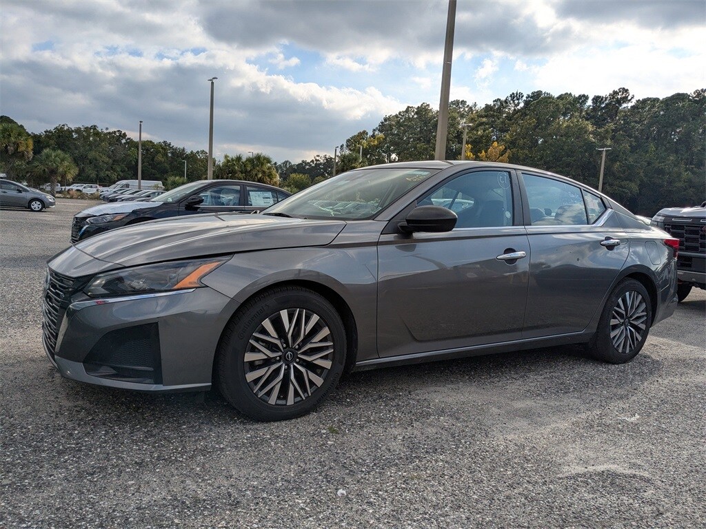 2024 Nissan Altima 2.5 SV photo 4