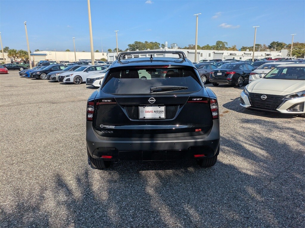 New 2026 Nissan Kicks SR SUV