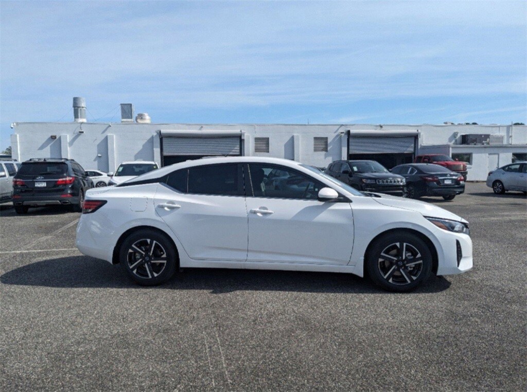 2025 Nissan Sentra SV photo 3