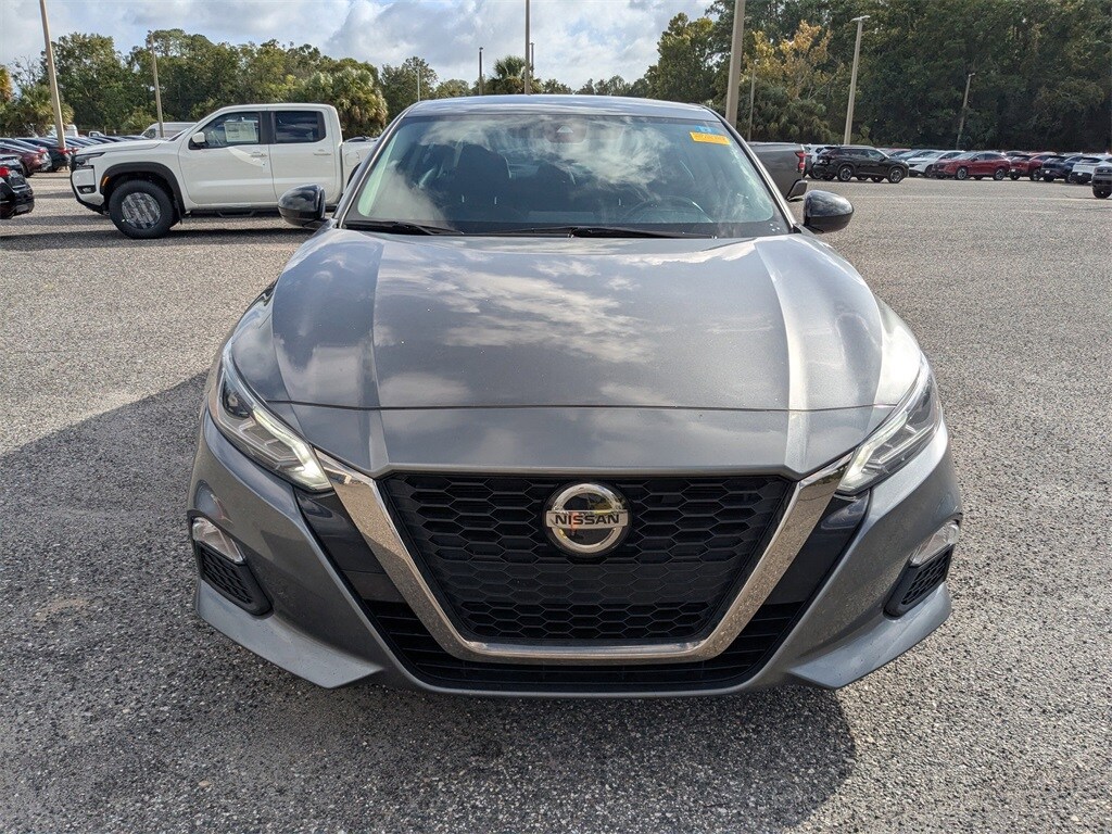 2022 Nissan Altima 2.5 SR photo 3
