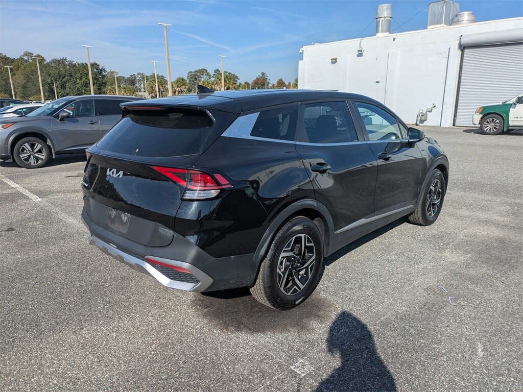 2024 Kia Sportage LX photo 2