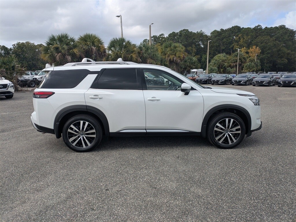 New 2025 Nissan Pathfinder Platinum SUV
