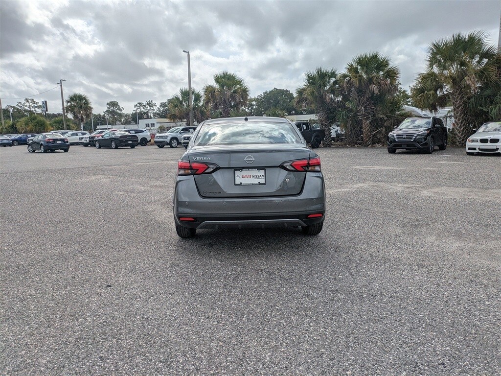 New 2025 Nissan Versa 1.6 S Sedan