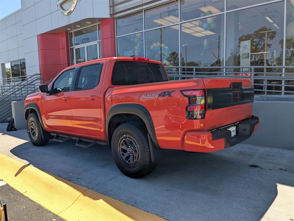 2025 Nissan Frontier PRO-4X photo 4
