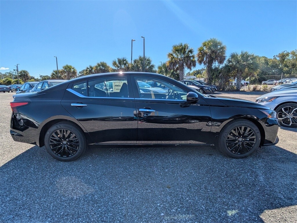 2025 Nissan Altima SV Special Edition photo 2