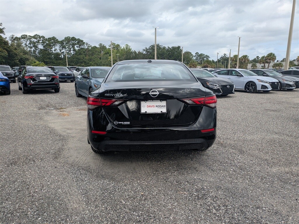 2025 Nissan Sentra SV photo 4