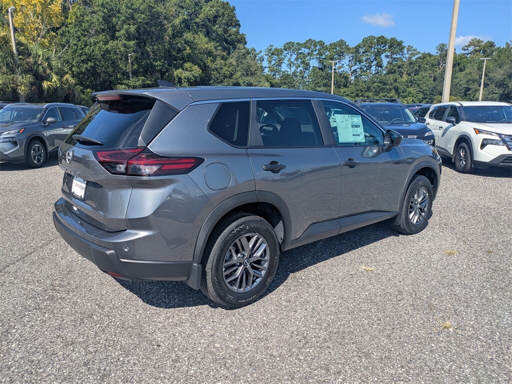 2026 Nissan Rogue S photo 3