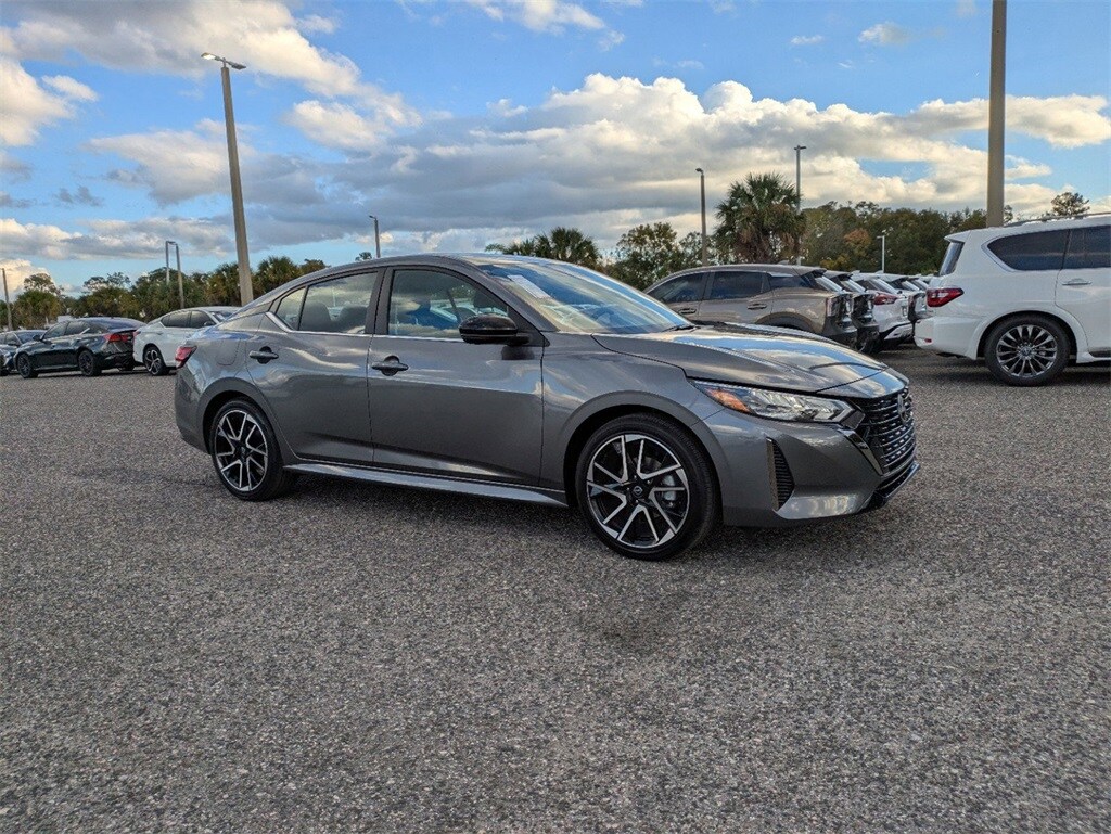 2025 Nissan Sentra SR photo 2
