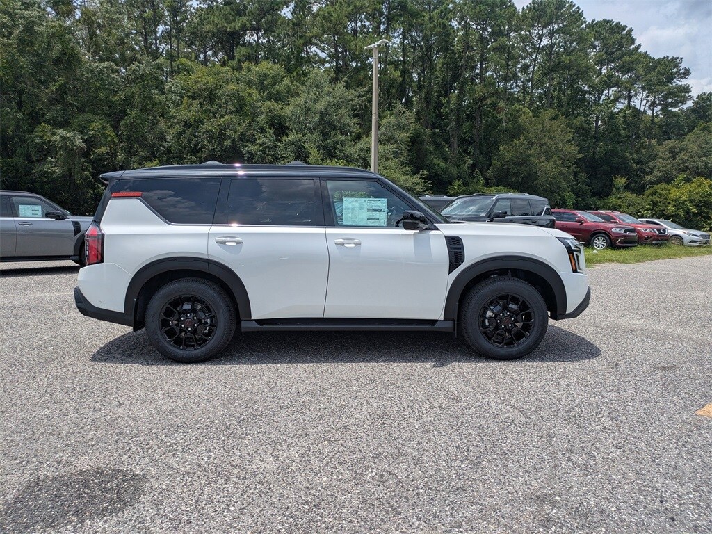 2025 Nissan Armada photo 2