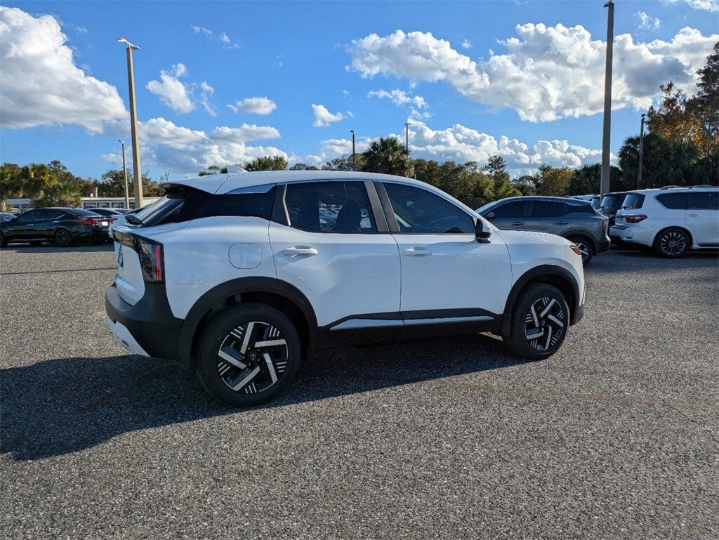 2025 Nissan Kicks SV photo 4