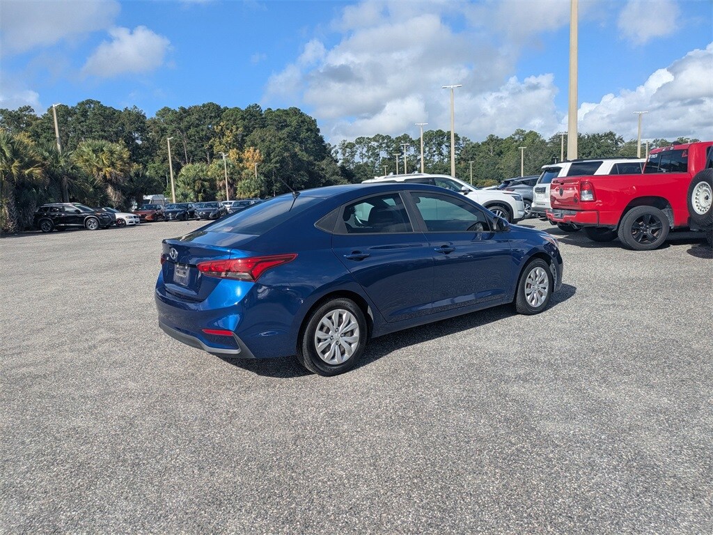 2019 Hyundai Accent SE photo 3