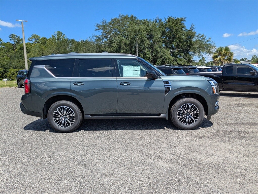 2025 Nissan Armada Platinum photo 2