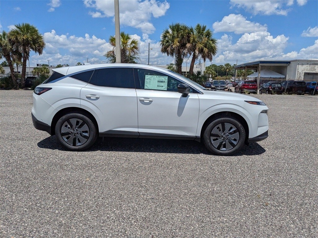 2025 Nissan Murano SL photo 2
