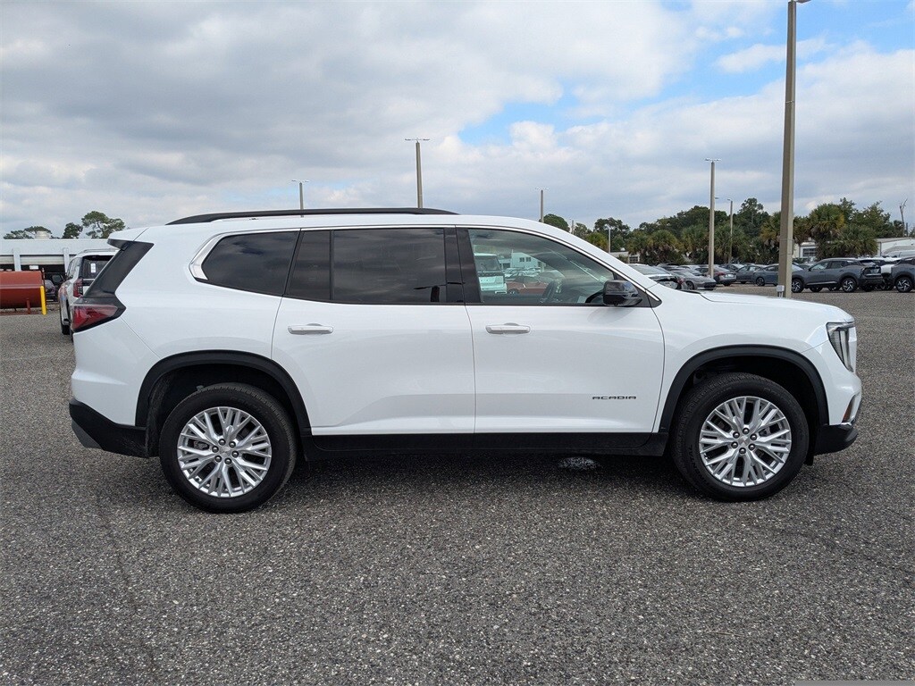 2024 Gmc Acadia Elevation photo 2