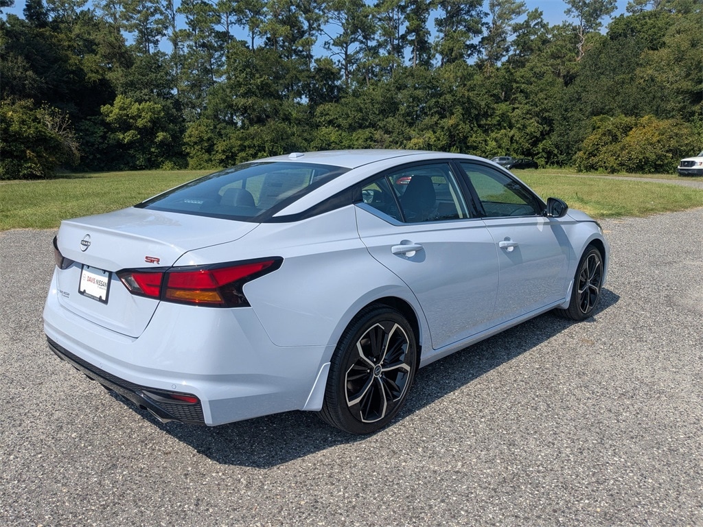 New 2025 Nissan Altima SR Sedan