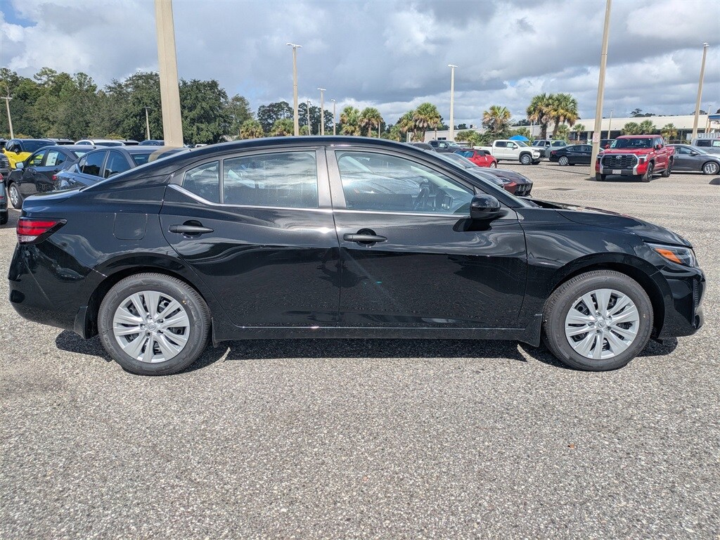 2025 Nissan Sentra S photo 2
