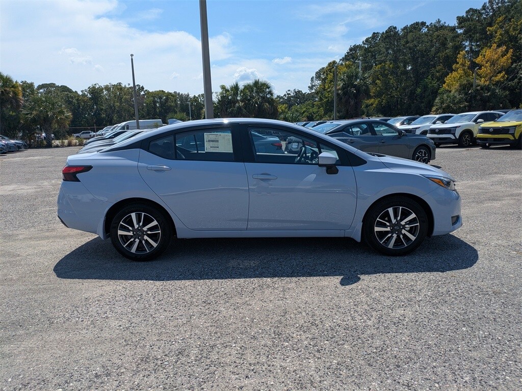 New 2025 Nissan Versa 1.6 SV Sedan