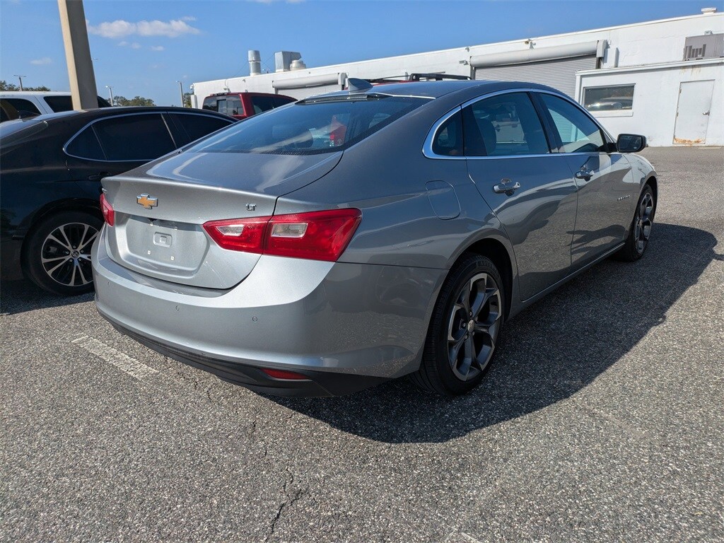 2024 Chevrolet Malibu 1LT photo 2
