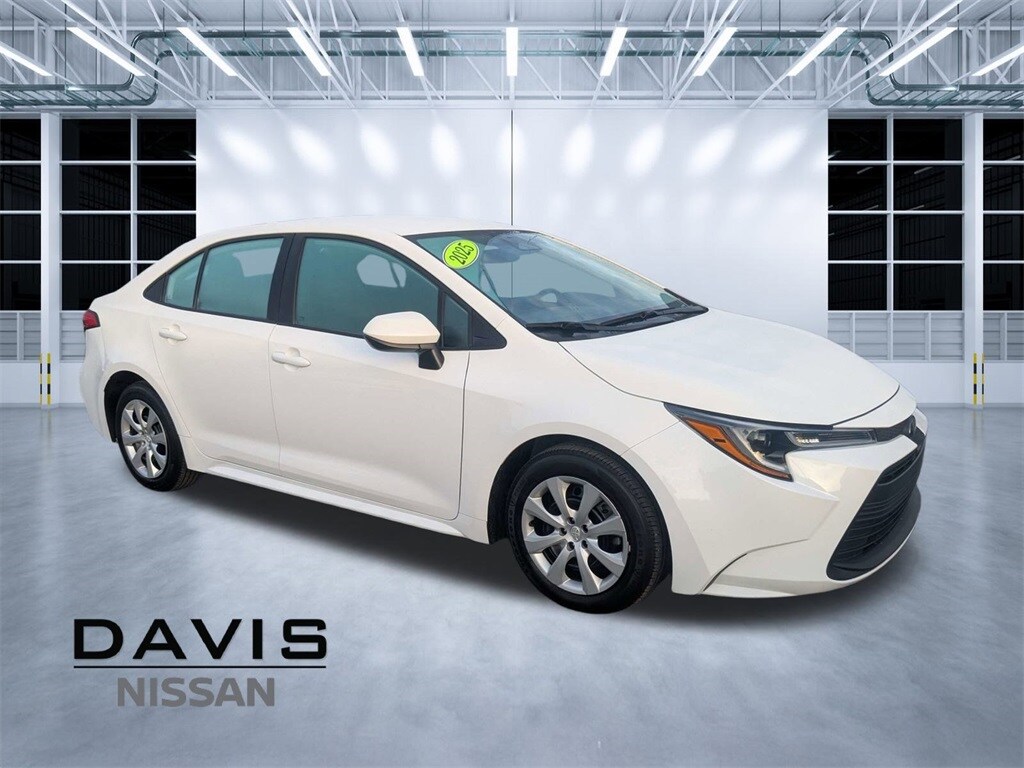 Used 2025 Toyota Corolla LE Sedan