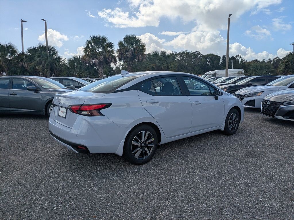New 2025 Nissan Versa 1.6 SV Sedan