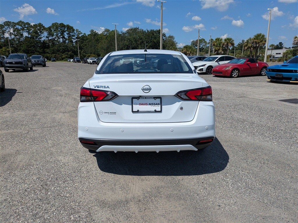 New 2025 Nissan Versa 1.6 S Sedan