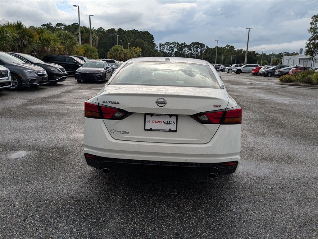 2024 Nissan Altima 2.5 SR photo 4