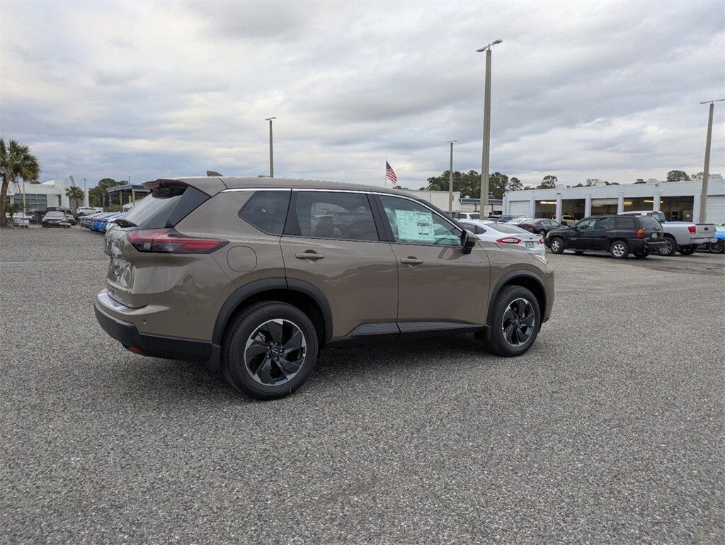 2025 Nissan Rogue SV photo 4