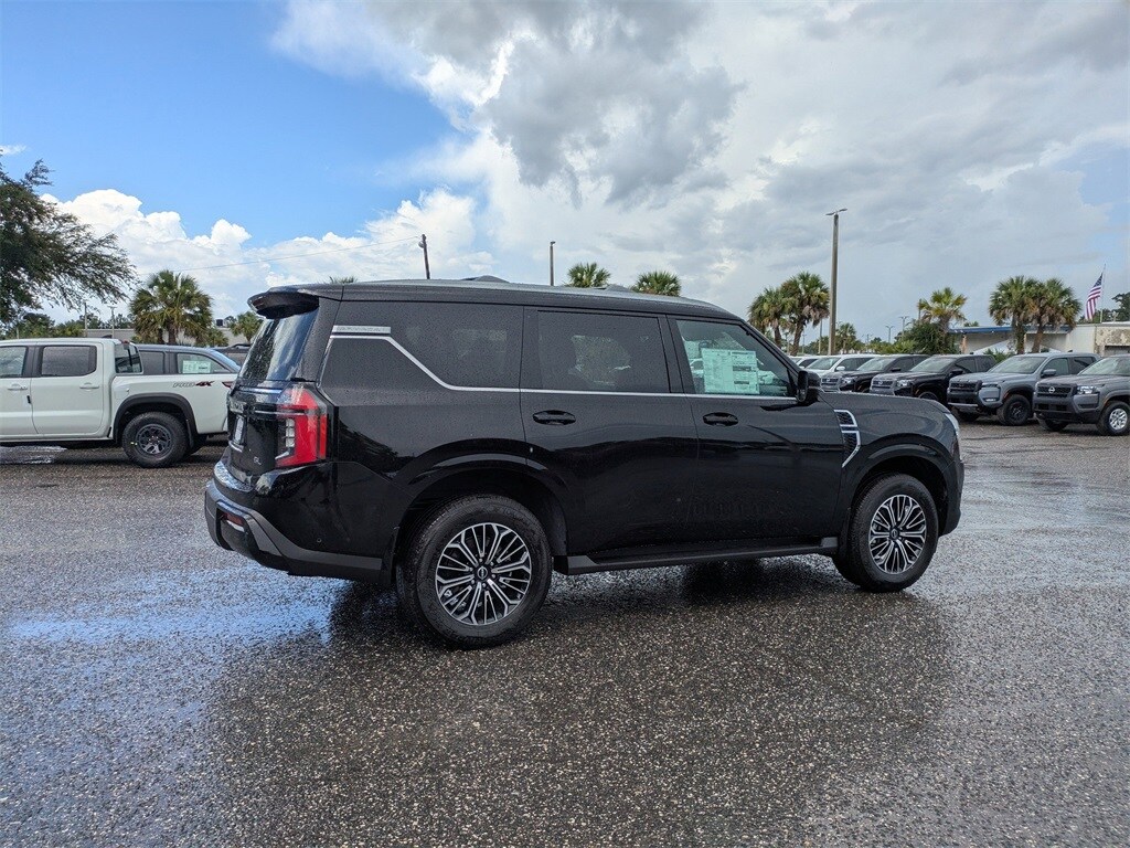 2025 Nissan Armada SL photo 3