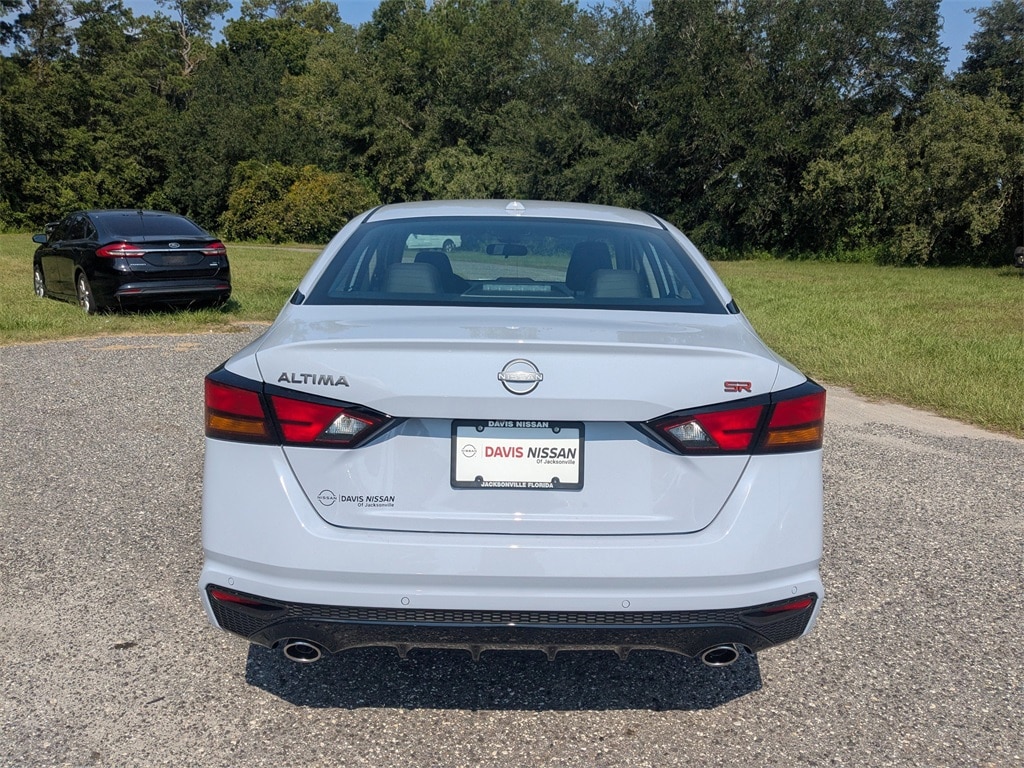 New 2025 Nissan Altima SR Sedan