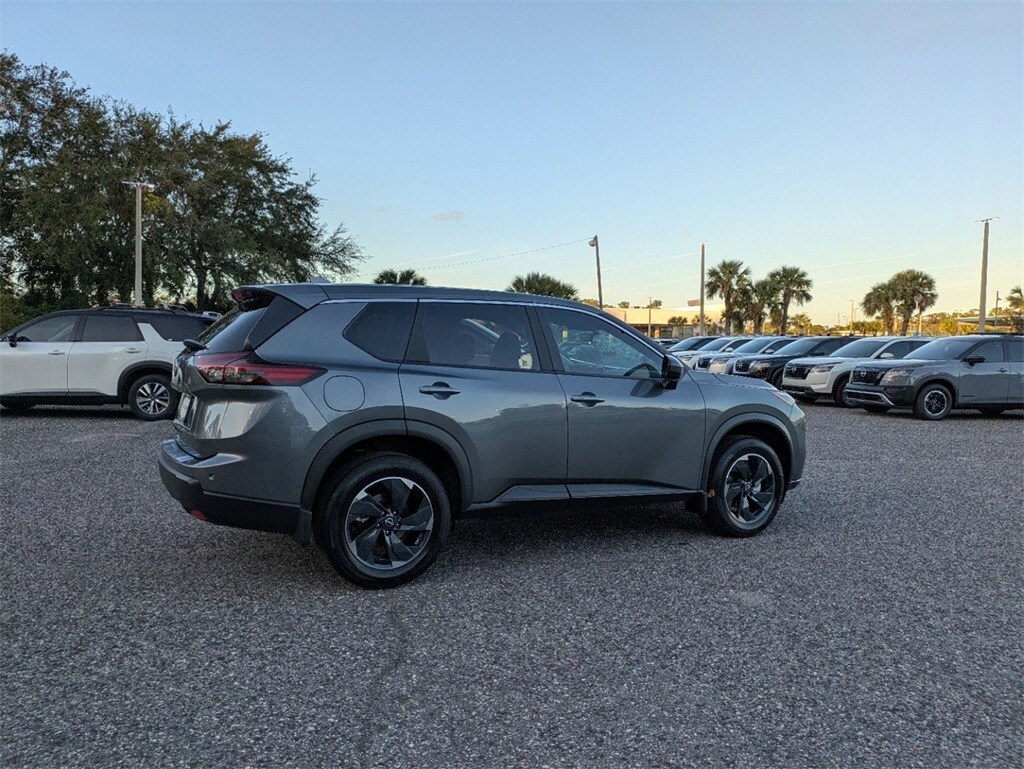 2025 Nissan Rogue SV photo 3
