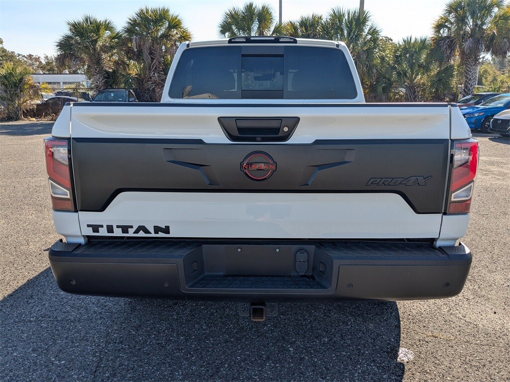 2024 Nissan Titan PRO-4X photo 2