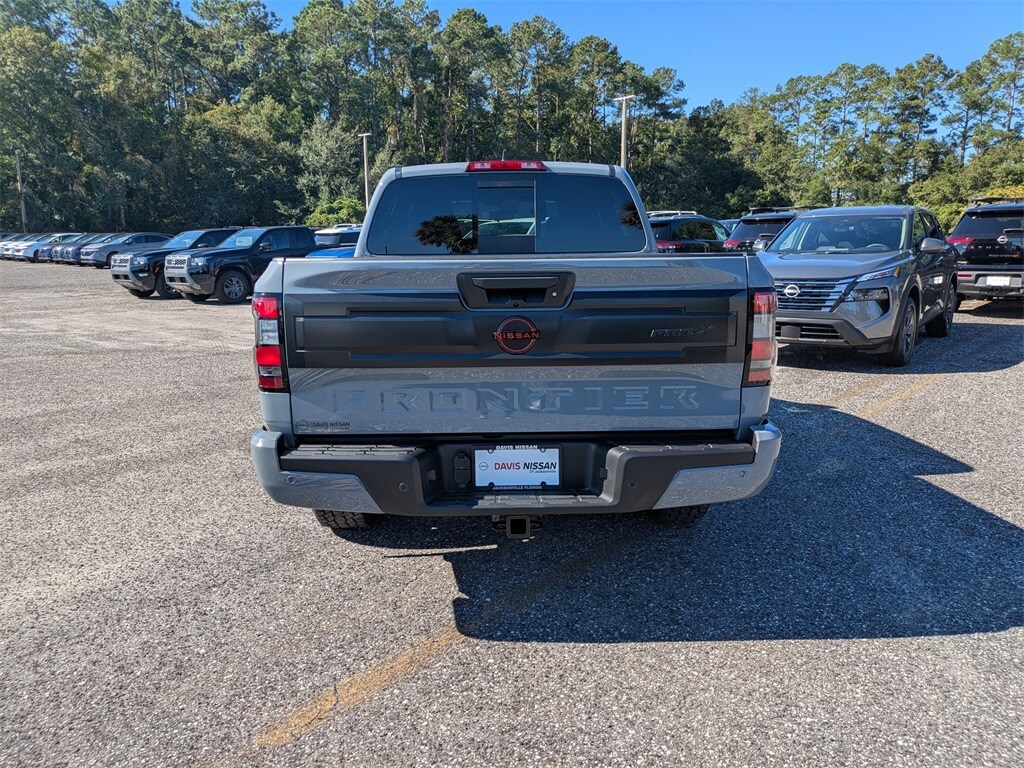 2026 Nissan Frontier Crew Cab PRO-X photo 4