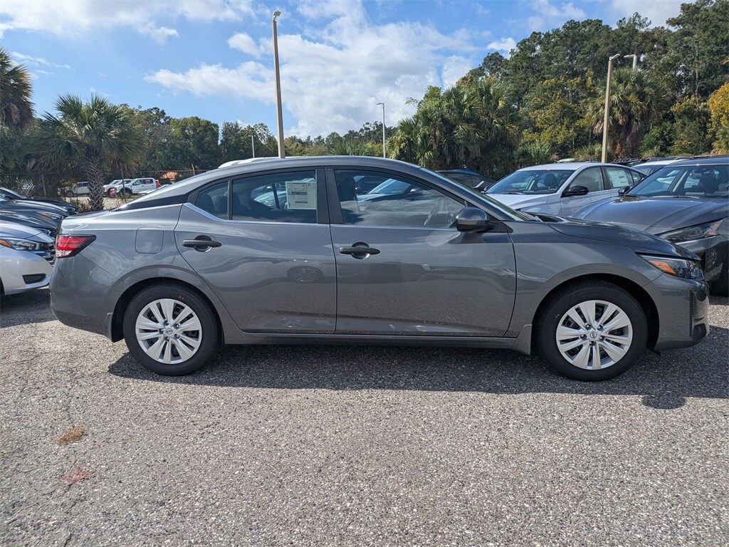 2025 Nissan Sentra S photo 2