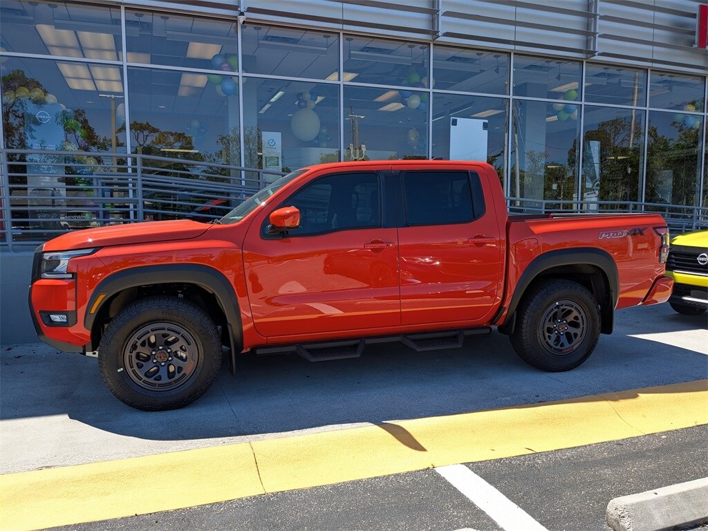 2025 Nissan Frontier PRO-4X photo 3