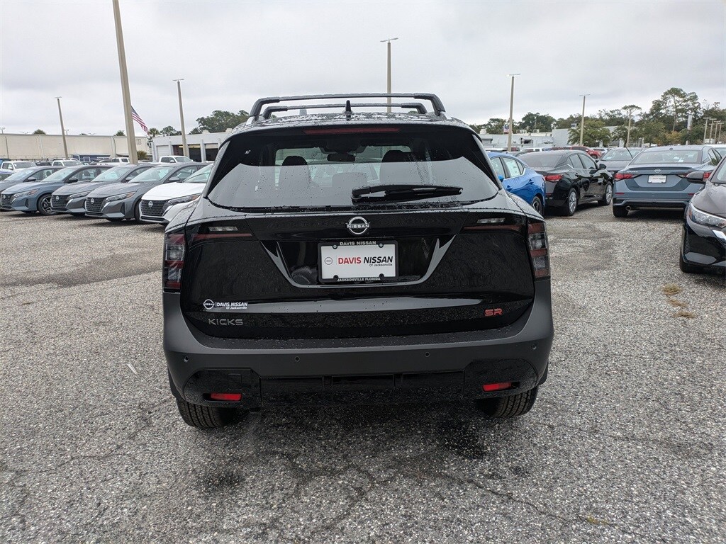 New 2026 Nissan Kicks SR SUV