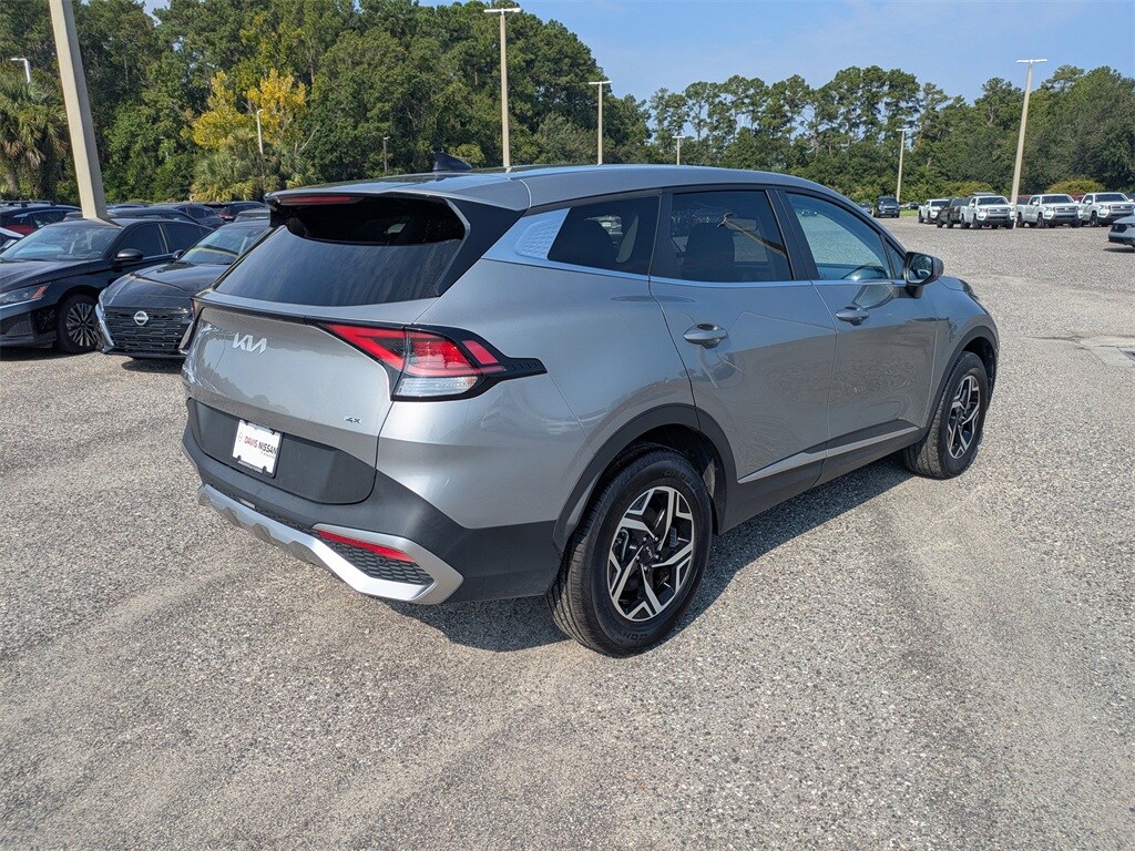 2023 Kia Sportage LX photo 2