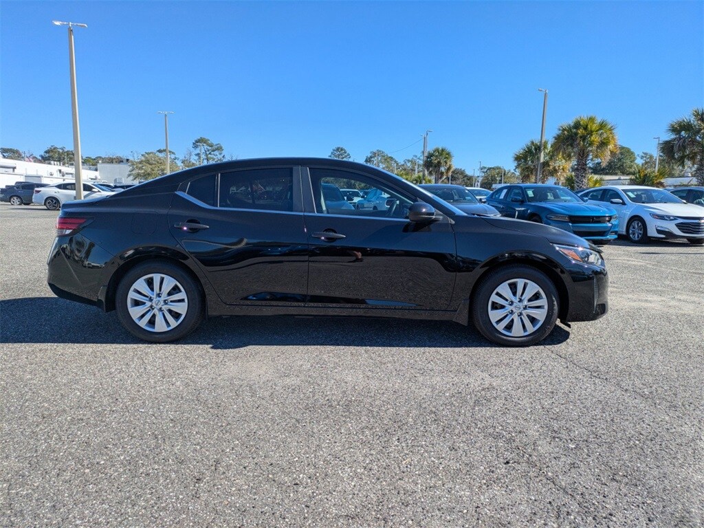 2025 Nissan Sentra S photo 3