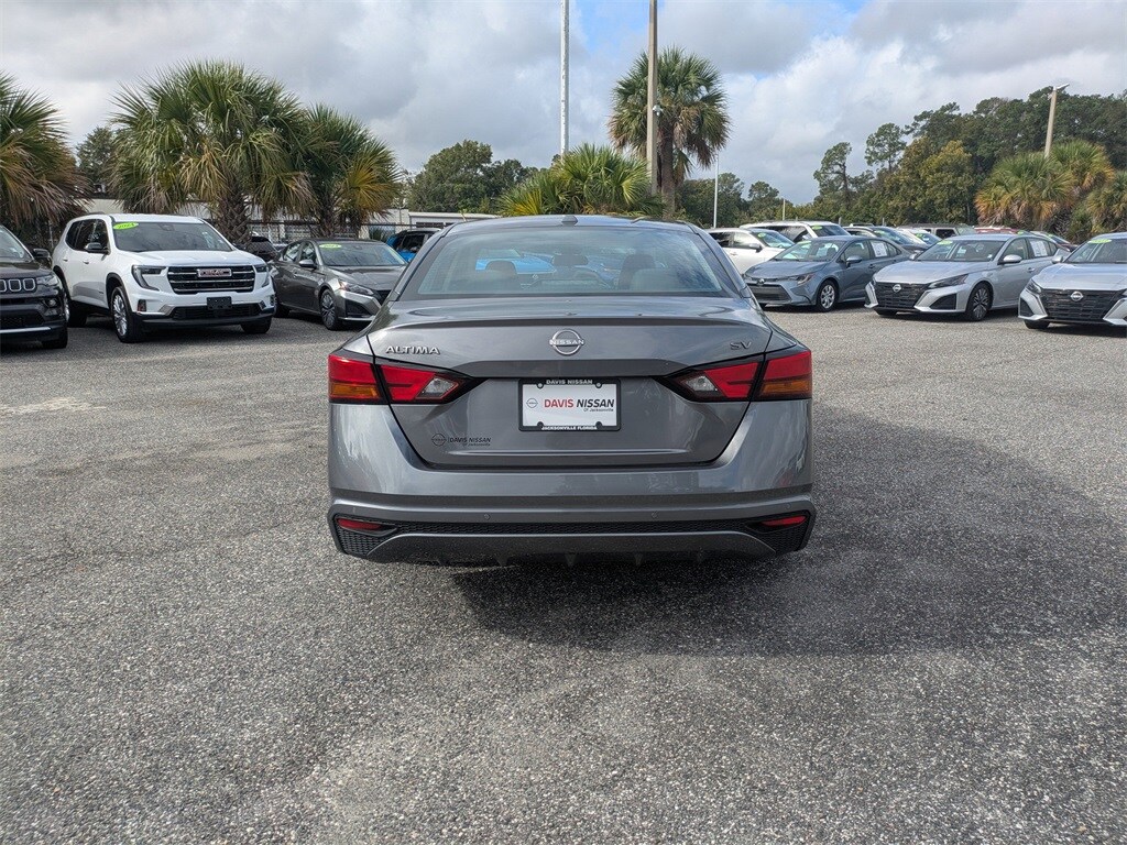 Used 2024 Nissan Altima 2.5 SV Sedan